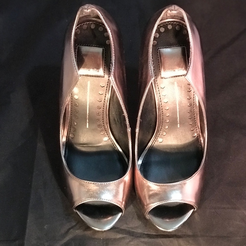 Dolce Vita Metallic Peep-Toe Pumps Size 8.5